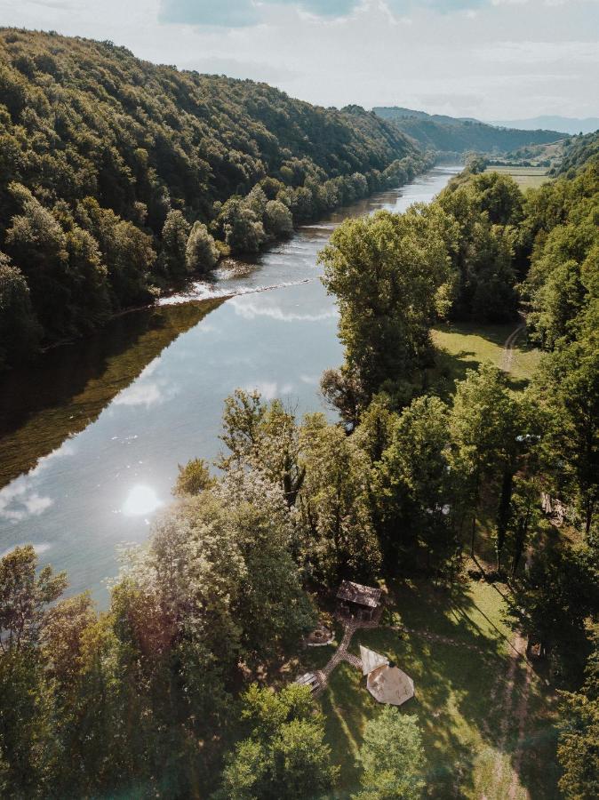 Hotel Robinson Camp Kupa - Juratovicki Brig Netretic Exterior foto